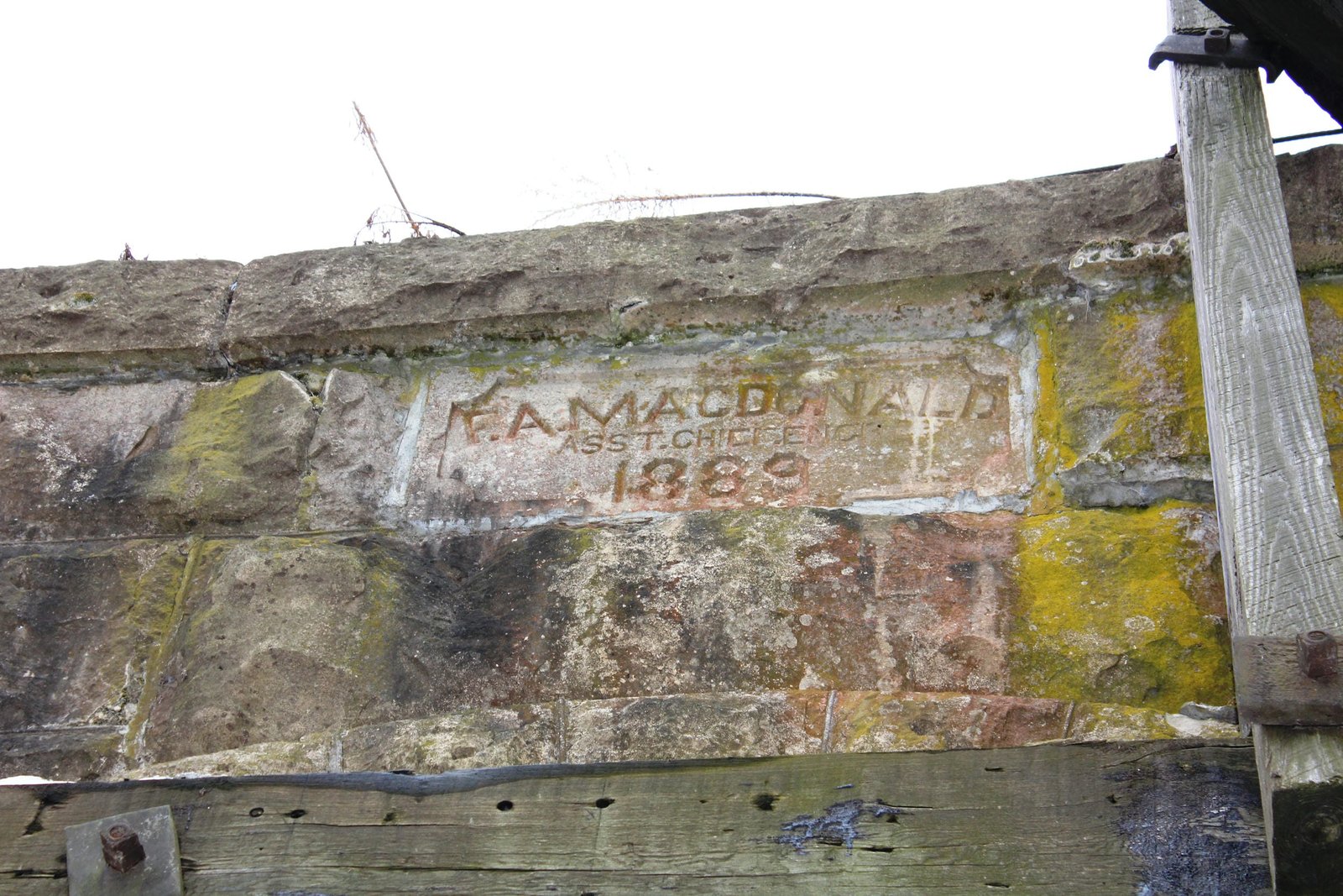 Date stone